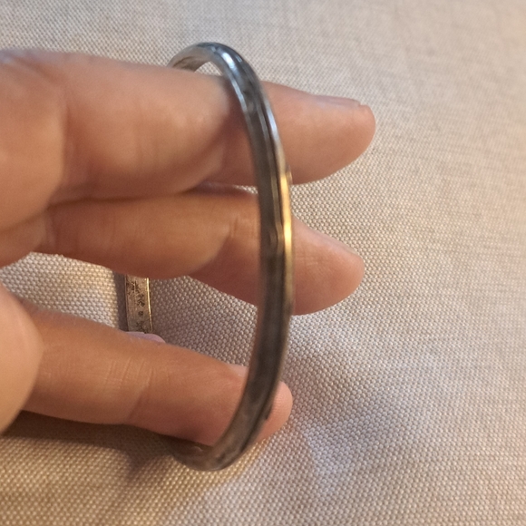 8 Elegant Silver Bangles - Picture 7 of 10